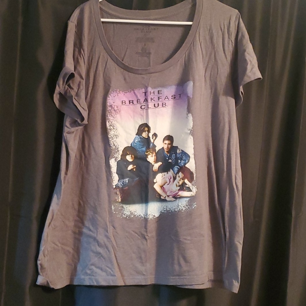 Graphic tee